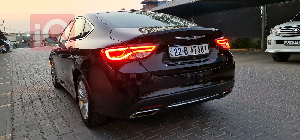 Chrysler 200